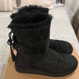 UGG Black Winter Boots with Shearling Lining